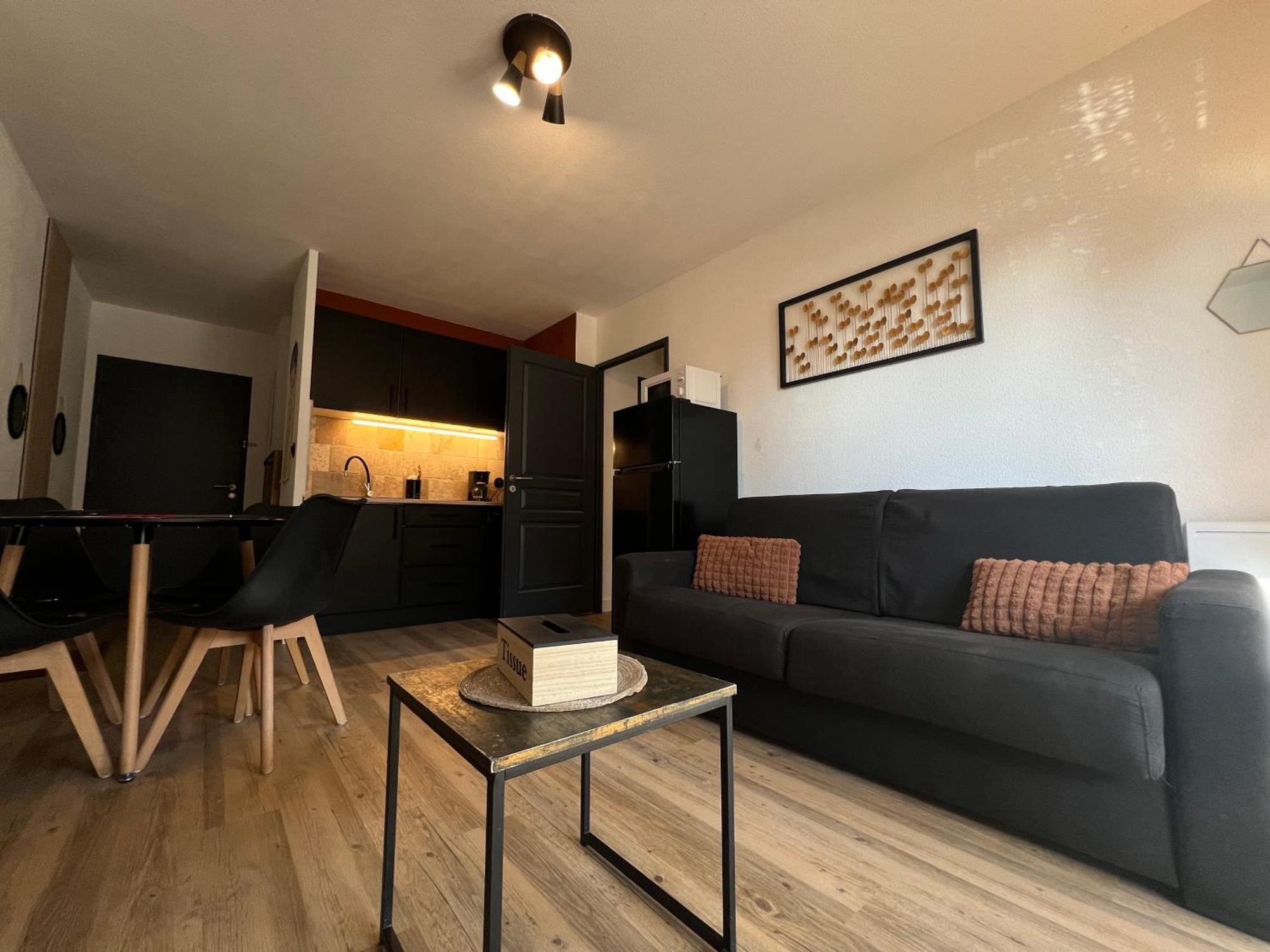 L'etape Cosy, Parking Gratuit